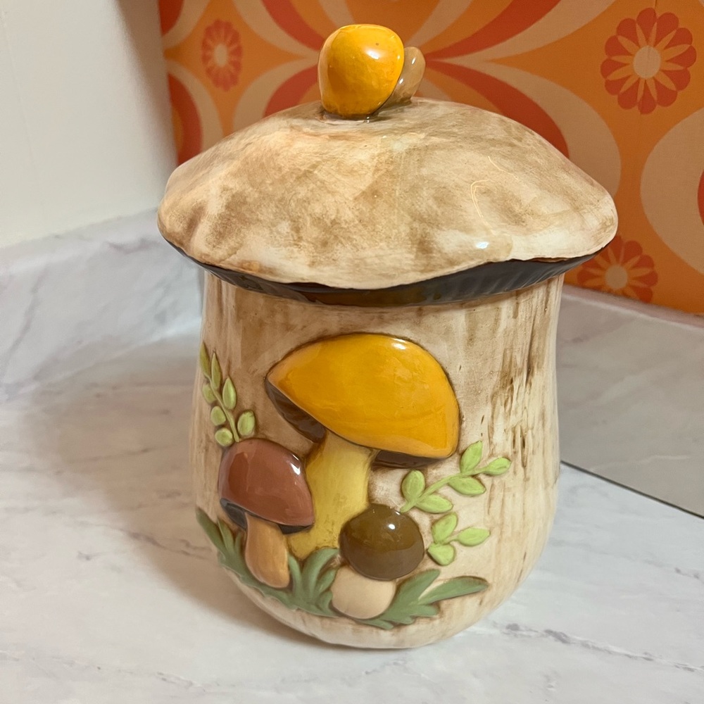 1979 Vintage mushroom jar